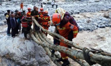 ยอดตายธรณีพิโรธเสฉวนพุ่งทะลุ 65 ศพ ทีมกู้เร่งช่วยเหยื่อติดใต้ซากกว่า 200 ชีวิต