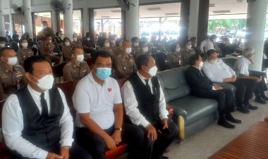 "นายกนครแม่สอด*อดีต สว.ตาก" ร่วมทอดผ้าไตรเอก-ไตรบังสกุล งานฌาปนกิจศพ "คุณแม่เสาร์คำ"