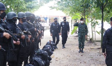 ผบ.ฉก.นราธิวาส พบปะ ให้กำลังใจชุดปฏิบัติการพิทักษ์พื้นที่ เน้นย้ำการใช้กำลังปฎิบัติภารกิจเชิงรุก