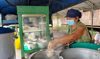 ก๋วยเตี๋ยวเรือ“ป้าจันทร์ฉาย”อิ่มอร่อยอัดแน่นเต็มชาม 20 บาท
