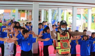 อบต.ก้านเหลือง จัดโครงการป้องกันและลดอุบัติเหตุทางถนนที่โรงเรียนบ้านหนองเหล็กธาตุน้อย