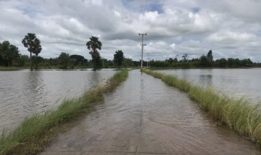 น้ำลำมูลทะลักท่วมวัดชุมชนพิมายสูงกว่า 50 ซ.ม.- ปภ.โคราชแจ้งขนย้ายสิ่งของขึ้นที่สูง