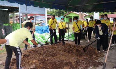 ฝึกอบรมการทำปุ๋ยจากขยะเปียกในครัวเรือน เป็นหมู่บ้านต้นแบบ