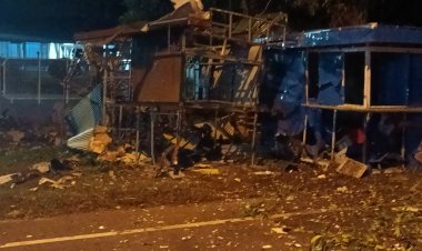 แม่ทัพภาคที่ 4 สั่งไล่ล่ากลุ่มคนร้ายบึ้มหน้ารพ.ไม้แก่น ตำรวจเจ็บ 4 พลีชีพ 1