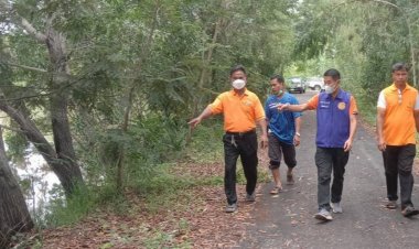 น้ำป่ามาแล้ว!ปลัดอำเภอไพรบึงลงพื้นที่ลุยออกตรวจเตรียมพร้อมรับน้ำท่วม