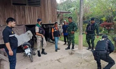 เร่งล่าคนร้ายใช้อาวุธปืนยาวสงครามยิงขู่คู่อาริขึ้นฟ้า ก่อนราดน้ำมันจุดไฟเผาห้องคนขับวอดเสียหายทั้งหมด