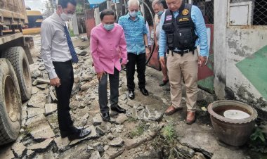 "นายกเสริฐ" นครแม่สอด และคณะ ลงพื้นที่ตรวจโครงการ งานวางท่อระบายน้ำ= บ่อพักน้ำ=ปรับผิวการจราจร