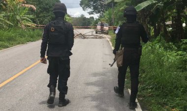 นปพ.นราธิวาสสนธิกำลังปิดล้อมตรวจค้นแหล่งกบดานแนวร่วมป่วนใต้ปะทะเดือดวิสามัญ 1 ศพ