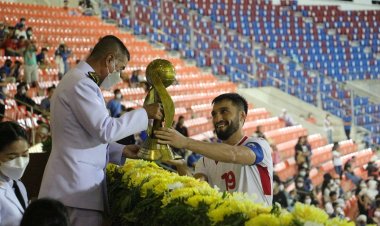 องคมนตรี มอบถ้วยรางวัลแก่ทีมทาจิกิสถาน คว้าแชมป์ถ้วยพระราชทาน “คิงส์คัพ”ครั้งที่ 48