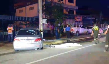 หนุ่มใหญ่วัย55ปี หมดสติในรถพุ่งชนเก๋งที่จอดข้างทางก่อนชนเสาไฟฟ้าเสียชีวิต