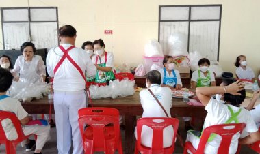 ผู้คนมาถือศีล-กินเจที่มูลนิธิสัจจะพุทธธรรมคึกคัก-ขณะร้านค้าเจลดคาดผลเศรษฐกิจทรุด