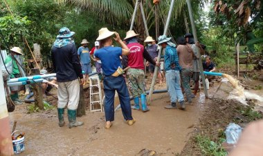 น้ำท่วม  ต.พะวอ ระบบผลิตพังประปาหมู่บ้านเสียหายขาดแคลนน้ำอุปโภคบริโภค