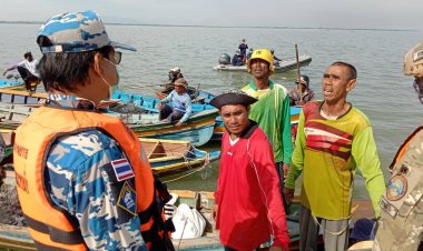 แจ้งจับ 2 แกนนำกับพวกชาวประมงกราดหอยประกอบเรือกลและขัดขวางพนักงาน