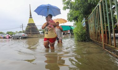 ระทึกหลังเขื่อนเจ้าพระยาเพิ่มการระบายน้ำทำหลายพื้นที่ริมน้ำเมืองปทุมฯน้ำท่วมขัง