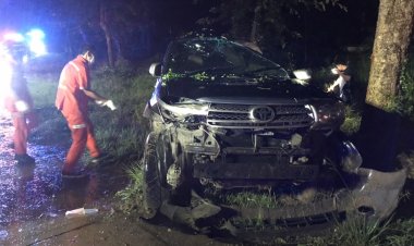 ฝนถล่มทั้งคืนสิบตำรวจโทซิ่งฟอร์จูนเนอร์  เสียหลักพุ่งชนต้นไม้ดับ