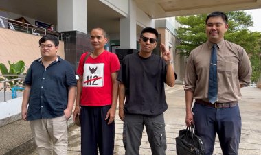 ศาลขอนแก่นสั่งปล่อยตัวชั่วคราว “เพนกวิน-ไผ่”คดีม.112 , 116 และฝ่าฝืน พรก.ฉุกเฉิน