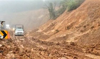 ด่วน! พายุ โนรู ถล่ม ฝนตกติดต่อกัน ดินสไลด์  ทับเส้นทางสาย พบพระ-อุ้มผาง