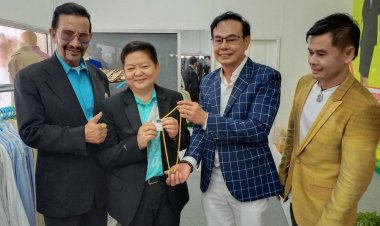 นอภ.นางนรอง สุดเฮง เป็นประธานเปิดห้างสูทสาคร โชคดีจับรางวัลได้สร้อยคอทองคำกลับบ้าน
