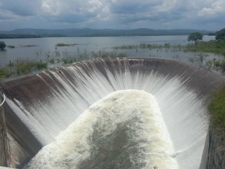 ฝนตกหนักอ่างเก็บน้ำ16 แห่งในจังหวัดศรีสะเกษ ล้นสปิลเวย์10 อ่าง