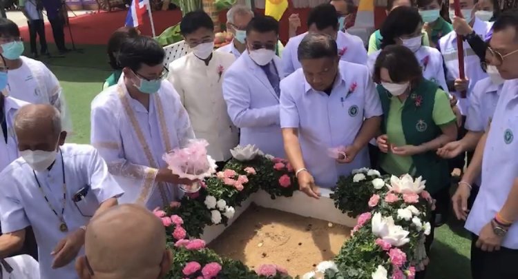 ปลัดสธ.ร่วมพิธีวางศิลาฤกษ์ เตรียมสร้างอาคารตึก 8 ชั้นรพ.ชัยภูมิ รับผู้ป่วยเพิ่มอีกกว่า300เตียง