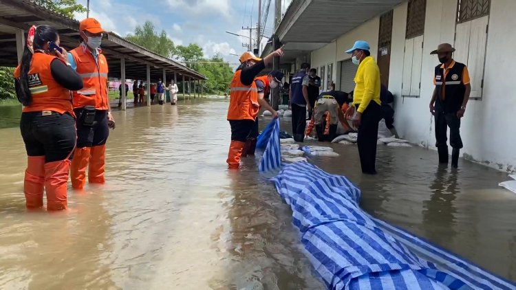 ฝนหนักหลายวัน!ท่วมโรงพยาบาลแวงใหญ่ฉับพลันระดับน้ำสูงขึ้นต่อเนื่อง