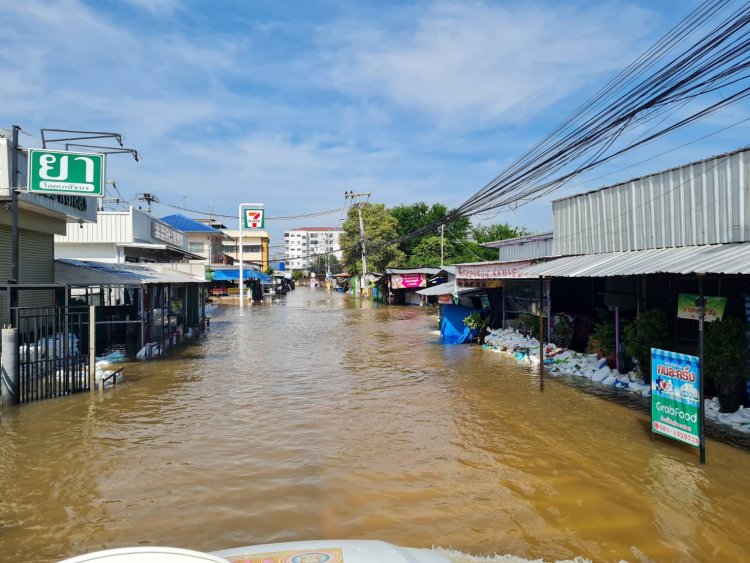 4 เขื่อนเร่งพร่องน้ำทิ้ง!โคราชแจ้งเตือนประชาชน 11 อำเภอเฝ้าระวังน้ำท่วมเฉียบพลัน