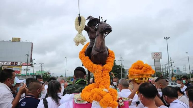 พ่อเมืองตาก เป็นประธานวางศิลาฤกษ์ ก่อสร้างฐานพระบรมรูปสมเด็จพระเจ้าตากสินมหาราช