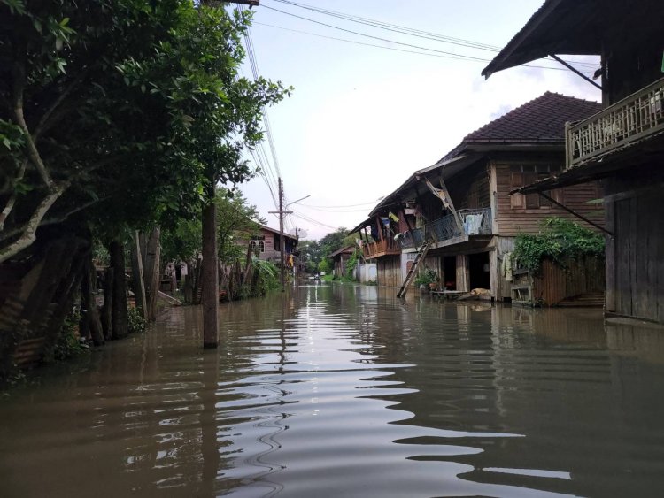 พิษโนรูฝนตกหนัก-พร่องน้ำเหนือเขื่อนห้วยสโมงแม่น้ำปราจีนบุรีเอ่อท่วมแล้ว3อำเภอ