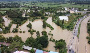โคราชเร่งอพยพคนงานนับพันหลังนํ้าจากเขื่อนลำพระเพลิงทะลักท่วมหนัก