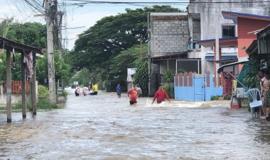 ระทึกน้ำทะลักคลองห้วยเสวยไหลแรงเข้าท่วมชุมชนเมืองชัยภูมิ-โซนเศรษฐกิจหนักกว่าเดิมเป็นระลอกที่2