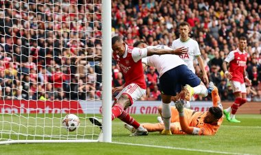 "ปืนใหญ่"ไล่บอมบ์"ไก่เดือยทอง" 3-1 ศึกดาร์บี้แมชต์ ยึดจ่าฝูงเมียร์ ลีก อังกฤษ