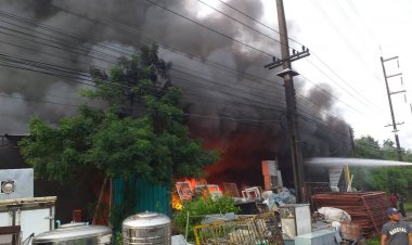 ระทึก!เพลิงไหม้ร้านเก็บของเก่าปราจีนฯเสียหายหลายแสนบาทคาดไฟฟ้าลัดวงจร