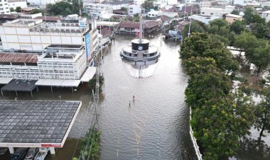 ชัยภูมิวุ่นมวลน้ำทะลักทุกทิศทางทะลักท่วมเขตเศรษฐกิจใจกลางเมืองขยายออกกว่า 7 อำเภอ