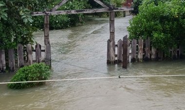 'บุรีรัมย์'อ่วม!น้ำท่วมคอสะพาน​ข้ามลำมาศถนน​ 226​ ลำปลายมาศจมกว่า​ 100​ ครัวเรือน