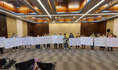 ชาวบ้านบางปูกว่า500คนรวมตัวประท้วงหลังสภาไม่อนุมัติกันเงินทำให้ 44 โครงการตกไป