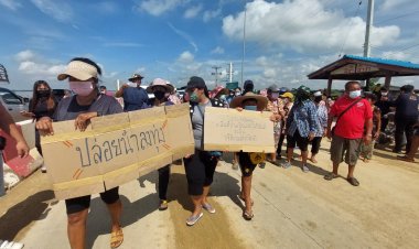 ชาวบ้านบางบาลร้องกรมชลฯเร่งผันน้ำเข้าทุ่งนาแก้มลิงหลังน้ำท่วมชุมชนสูงกว่าพื้นบ้านชั้นที่ 2 แล้ว