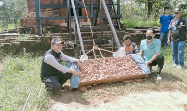 ประดิษฐาน ทับหลังจำลอง บนประตูปราสาทเขาโล้น แทนของจริง