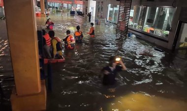 ต้านไม่ไหว!แม่น้ำมูลทะลักท่วมห้างดูโฮมเมืองอุบลราชธานีเกือบ 1 เมตร
