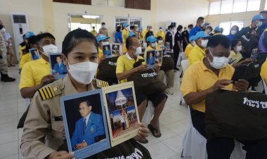 รองผู้ว่าฯปราจีนบุรีเชิญถุงพระราชทานช่วยเหลือผู้ประสบภัยน้ำท่วม