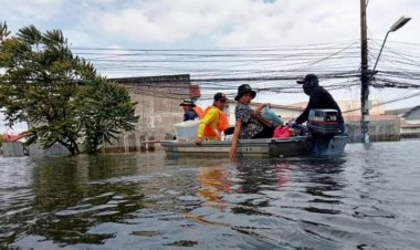 น้ำมูลทะลักไม่หยุด!อุบลฯจมบาดาล กระทบเขตเศรษฐกิจเมืองหนัก ถนนหลายสายถูกตัดขาด