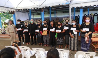 ม.รังสิตร่วมให้กำลังใจและมอบเงินช่วยเหลือครอบครัวจากเหตุกราดยิงศูนย์พัฒนาเด็กเล็กจ.หนองบัวลำภู