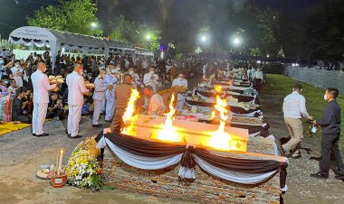 เสียงร้องให้ดังระงม สุดแสนอาลัยยิ่ง เผา 19 ศพเหยื่อโศกนาฎกรรมหนองบัวลำภู