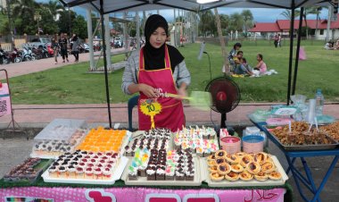 ปักหมุดเมืองนราธิวาส!สุดอร่อยเค้กมินิ เบเกอรี่ หลายรส หลายกลิ่นราคาชิ้นละ 10 บาท