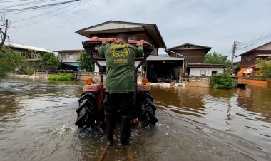 คนน้ำพองระทมทุกข์น้ำล้นตลิ่งเข้าท่วมหมู่บ้านไม่หยุด บางจุดน้ำขังนานเริ่มส่งกลิ่นเหม็น