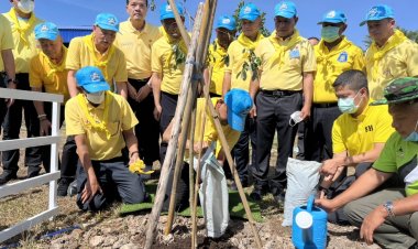 นายกสมาคมชาวปักษ์ใต้นำคนสตูลปลูกจิตอาสาพัฒนาแหล่งเรียนรู้อารยเกษตรเฉลิมพระเกียรติในหลวงร.9