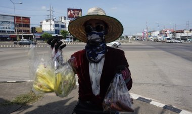 อดีตสาวฉันทนา หันมาขายมันต้ม –มะม่วงสับ สี่แยกไฟแดงรายได้วันละกว่า1,000 บาท