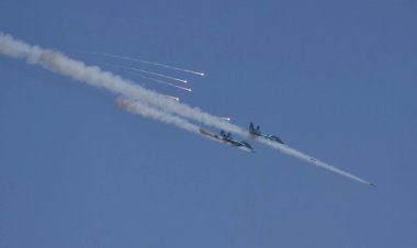 เมียนมาโหด!ทอ.ทิ้งบอมบ์ลงกลางงาน 62 ปีทัพคะฉิ่น ยอดตายพุ่งกว่า 50 ราย เจ็บอีก 100 คน