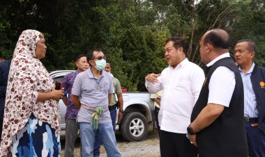 'เลขาทวี'พา สส.ลงตรวจตรวจสอบพื้นที่ขุดลอกสระพื้นที่พรุชะเมาส่งผลกระทบต่อการเลี้ยงวัวควายชาวบ้าน พบมีที่ดินของชาวบ้านที่มีเอกสาร สค.1