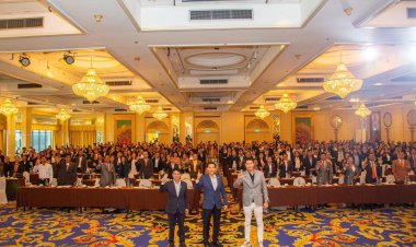 J&C Matrix จากกัมพูชาถึงกรุงเทพฯ ควงสมาชิกล่องเรือหรูกลางเจ้าพระยา