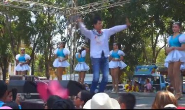 แฟนคลับปราจีนบุรีกรี๊ดลั่นวัด!เจ้าภาพจ้าง"เฉลิมพล มาลาคำ"นักร้องลูกทุ่งดังเปิดคอนเสิร์ตงานทอดกฐินสามัคคี